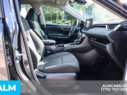 Used 2021 Toyota RAV4 LE image 21