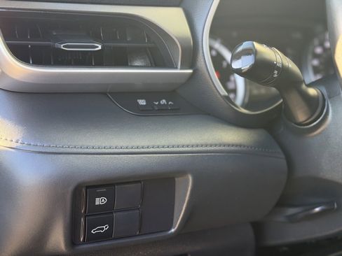 Used 2022 Toyota Highlander XLE image 27