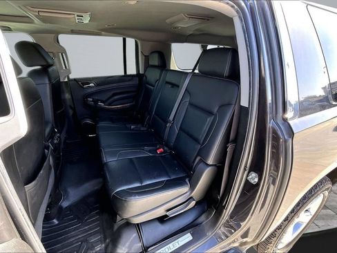 Used 2017 Chevrolet Suburban Premier AWD/4WD image 19