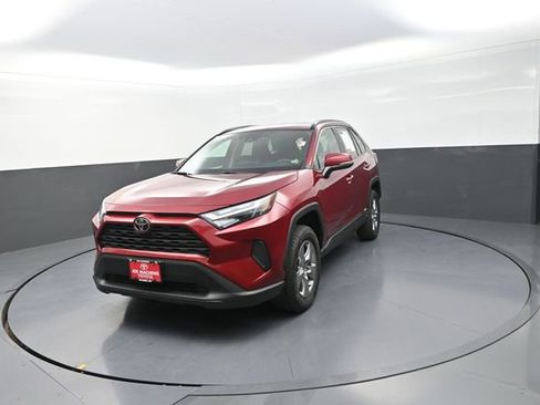 Used 2025 Toyota RAV4 XLE AWD/4WD image 31