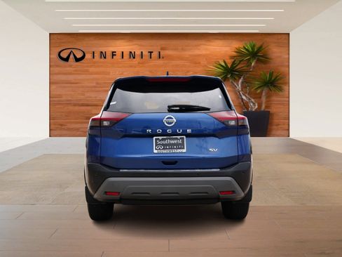 Used 2021 Nissan Rogue SV image 6