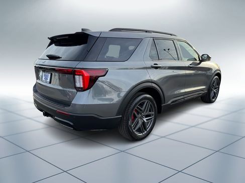New 2026 Ford Explorer ST-Line image 4