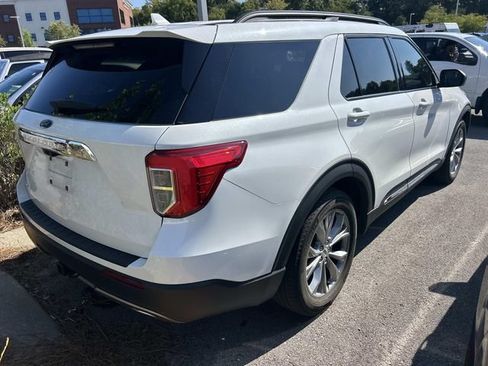 Used 2023 Ford Explorer XLT w/ Equipment Group 202A RWD image 6