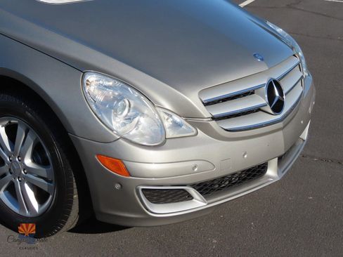 Used 2006 Mercedes-Benz R 500 4MATIC image 32