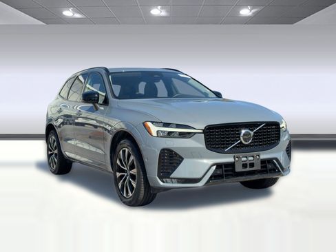 Certified 2023 Volvo XC60 B5 Plus w/ Climate Package image 7