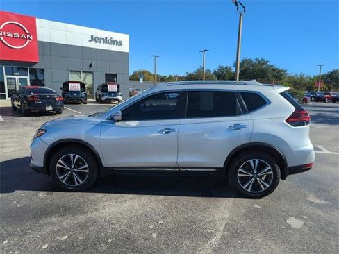 Certified 2018 Nissan Rogue SL w/ Premium Package image 7