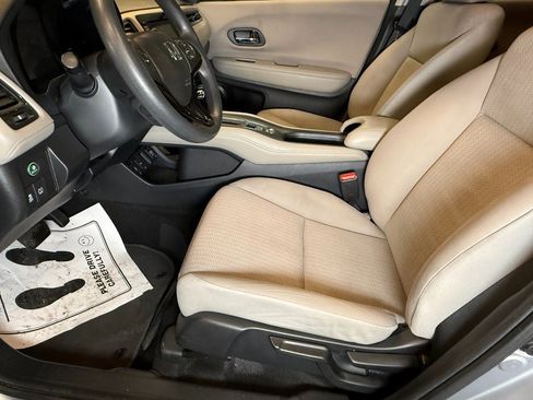 Used 2018 Honda HR-V LX image 16