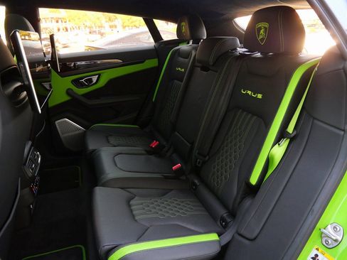 Used 2023 Lamborghini Urus S image 6