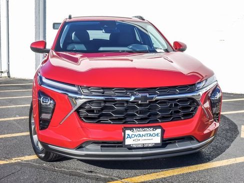 New 2026 Chevrolet Trax LT w/ Driver Confidence Package image 10