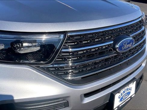 Certified 2024 Ford Explorer XLT image 29
