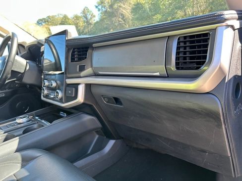 Certified 2024 Ford Expedition Max XLT image 16