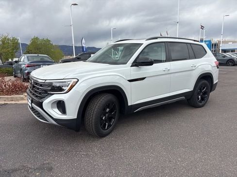 New 2026 Volkswagen Atlas Peak Edition AWD/4WD image 3