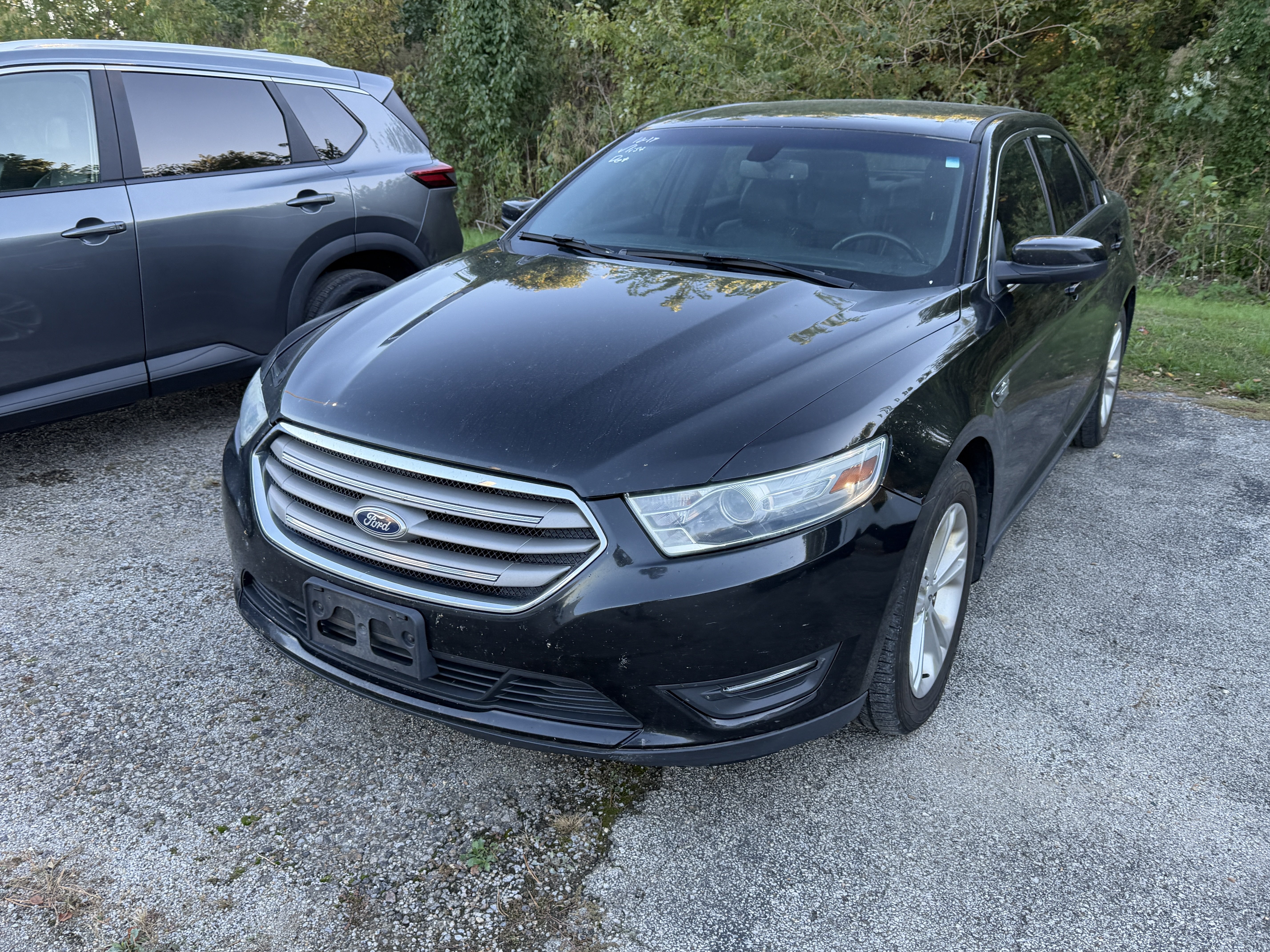 Used 2014 Ford Taurus SEL FWD image 4