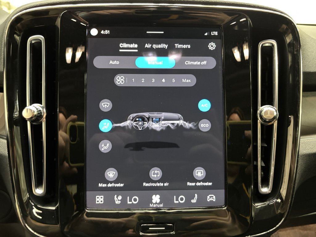 Certified 2023 Volvo C40 P8 Recharge Ultimate AWD/4WD image 22