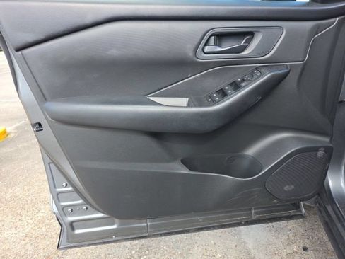 Used 2024 Nissan Rogue S AWD/4WD image 25