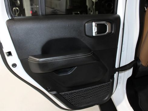 Used 2021 Jeep Wrangler Unlimited Sahara image 19