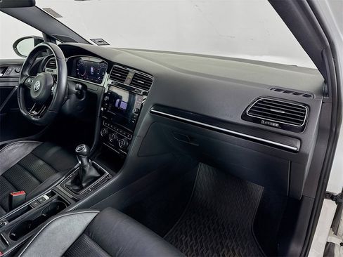 Used 2019 Volkswagen Golf R 4-Door image 29