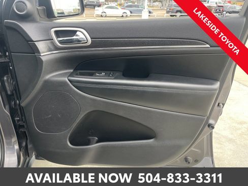 Used 2018 Jeep Grand Cherokee Limited image 18