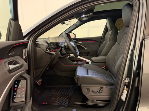 Used 2025 Audi SQ5 Prestige w/ Prestige Package AWD/4WD image 5