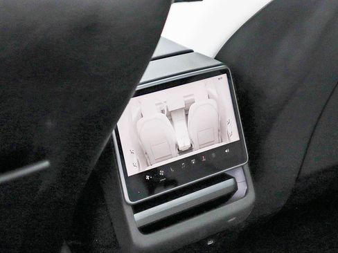 Used 2024 Tesla Model 3 Standard Range RWD image 19