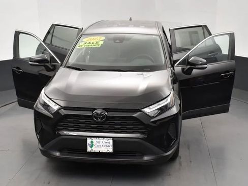 Used 2023 Toyota RAV4 LE image 10