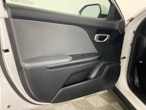 Used 2025 Kia K4 FWD image 13