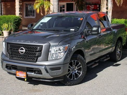 Used 2023 Nissan Titan SV w/ SV Convenience Package image 4
