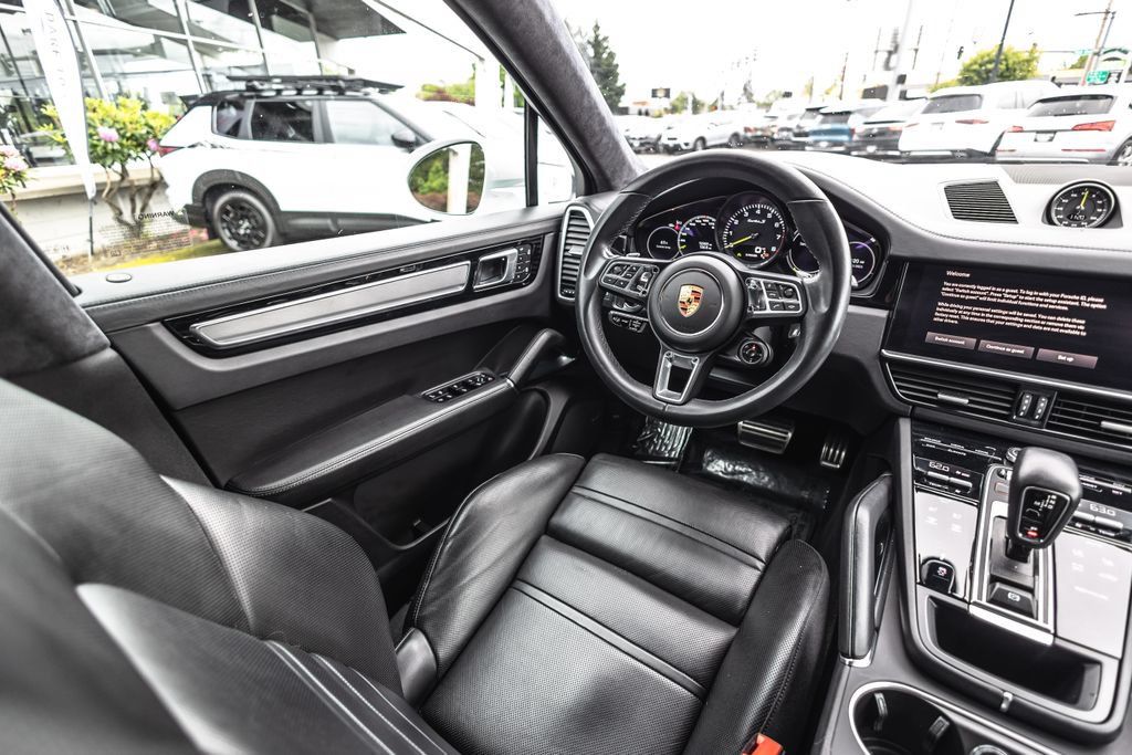 Used 2023 Porsche Cayenne Turbo S AWD/4WD image 26
