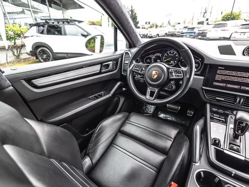 Used 2023 Porsche Cayenne Turbo S AWD/4WD image 26