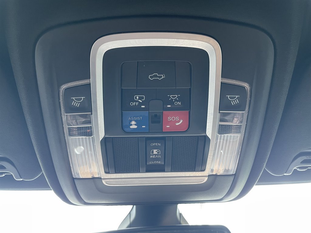 Used 2019 RAM 2500 Limited AWD/4WD image 32