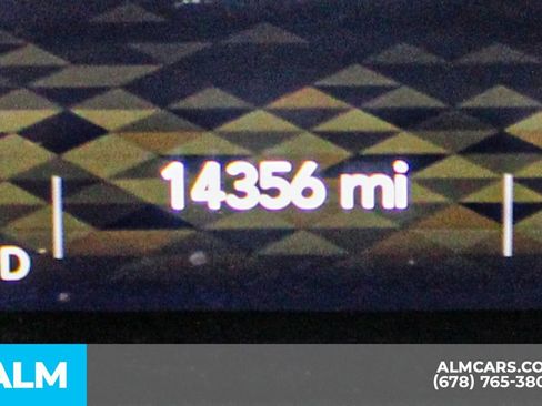 Used 2025 Jeep Wrangler Unlimited Sahara w/ Safety Group image 39