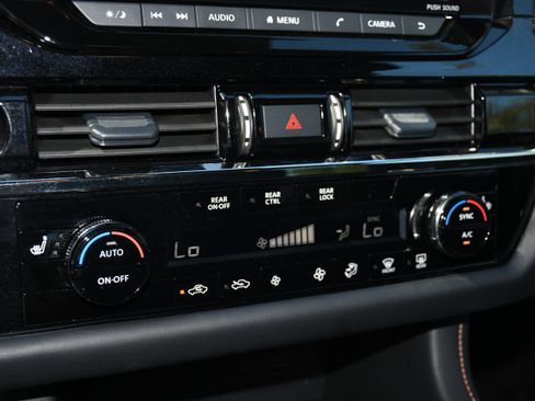 Used 2025 Nissan Pathfinder Rock Creek image 14