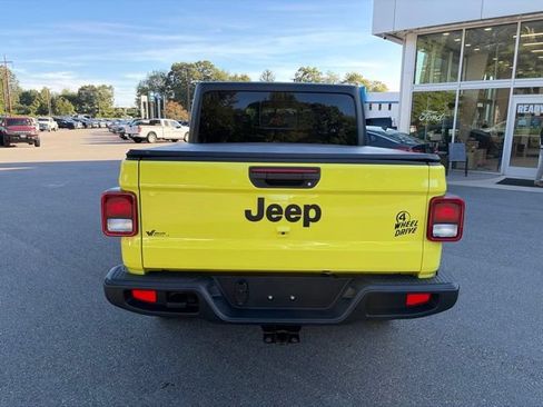 Used 2023 Jeep Gladiator Sport AWD/4WD image 5