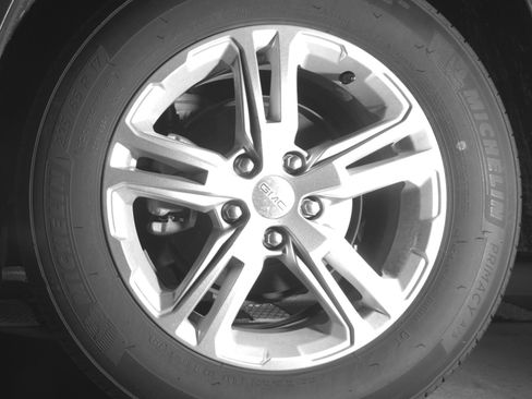 Used 2024 GMC Terrain SLE image 14