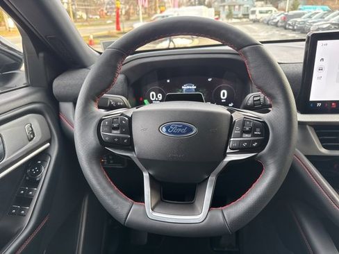 Certified 2025 Ford Explorer ST-Line image 23
