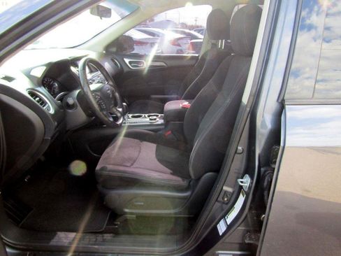 Used 2014 Nissan Pathfinder SV AWD/4WD image 16