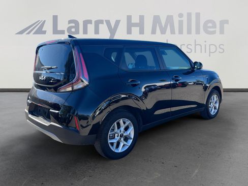 Used 2025 Kia Soul LX image 5
