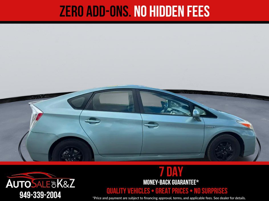 Used 2015 Toyota Prius Two w/ Preferred Accessory Package FWD image 2