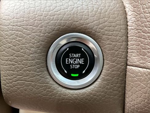 Used 2021 GMC Yukon Denali w/ Denali Premium Package image 34