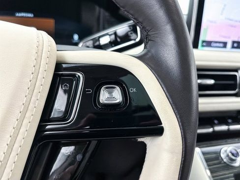 Used 2023 Lincoln Aviator Black Label w/ Dynamic Handling Package image 39