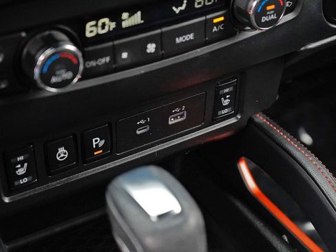 Used 2022 Nissan Frontier Pro-X RWD image 23