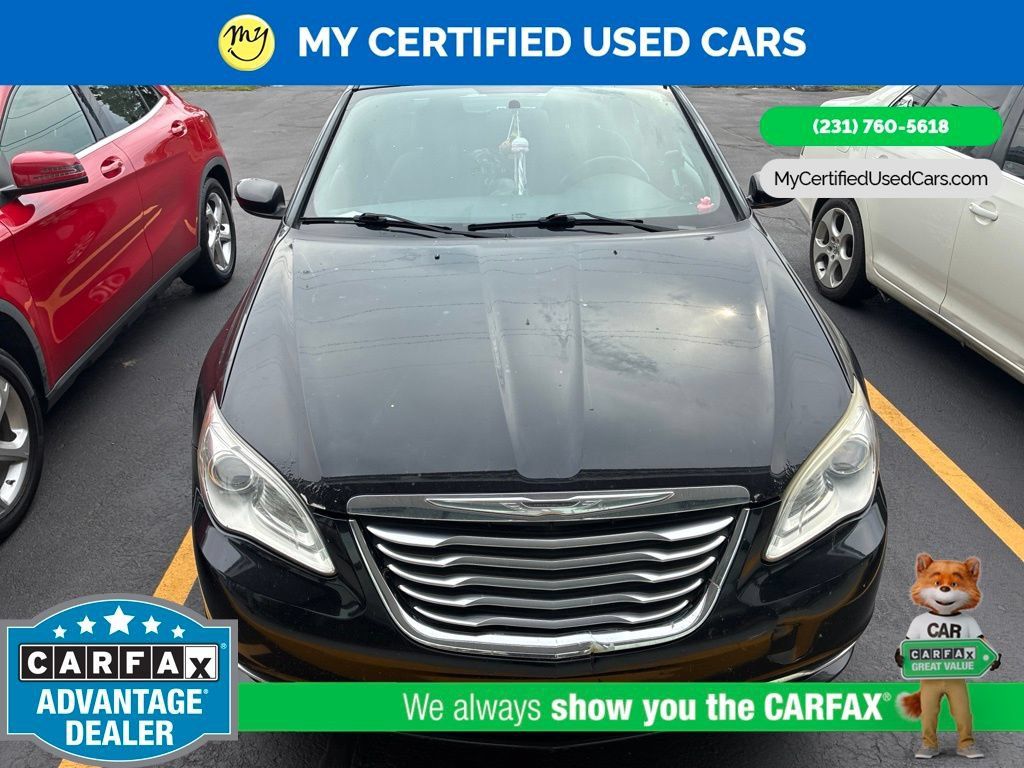 Used 2012 Chrysler 200 Touring FWD image 2