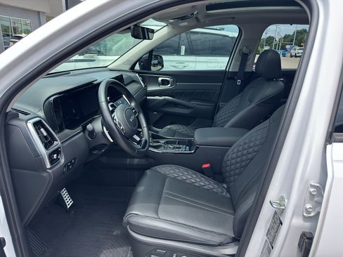 Used 2023 Kia Sorento SX AWD/4WD image 9