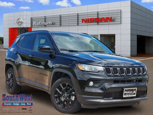 Used 2026 Jeep Compass Latitude AWD/4WD image 1