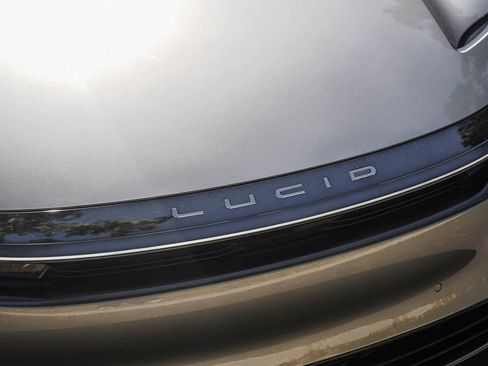 Used 2024 Lucid Air Touring AWD/4WD image 11