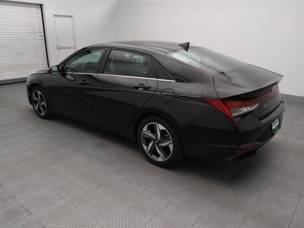 Used 2023 Hyundai Elantra Limited FWD image 3