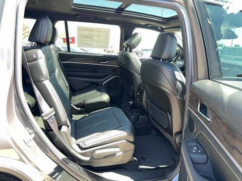 New 2026 Jeep Grand Cherokee L Limited AWD/4WD image 25