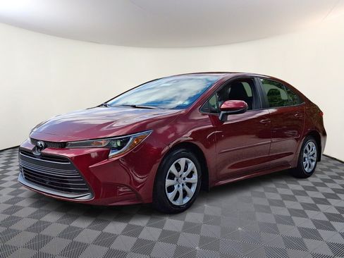 Used 2023 Toyota Corolla LE w/ Carpet Mat Package (TMS) FWD image 3