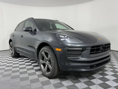 Certified 2026 Porsche Macan AWD/4WD image 7