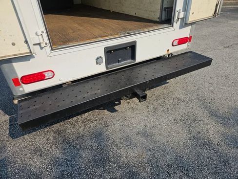 Used 2016 GMC Savana 3500 RWD image 27